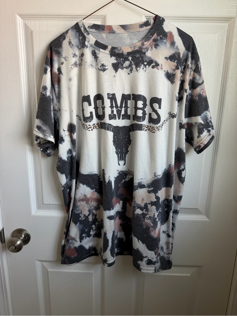 Luke Combs Women's Tie-Dye Animal Print Graphic Tee